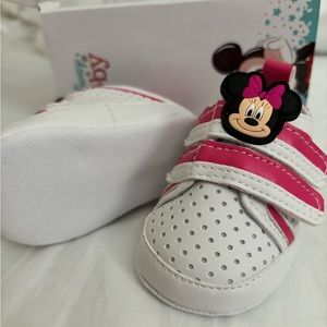 Minnie Mouse shoes for babygirl